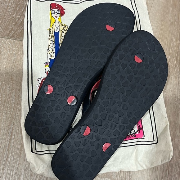 Brighton Fashion Flip Flops with Black and Red Straps - Picture 7 of 8
